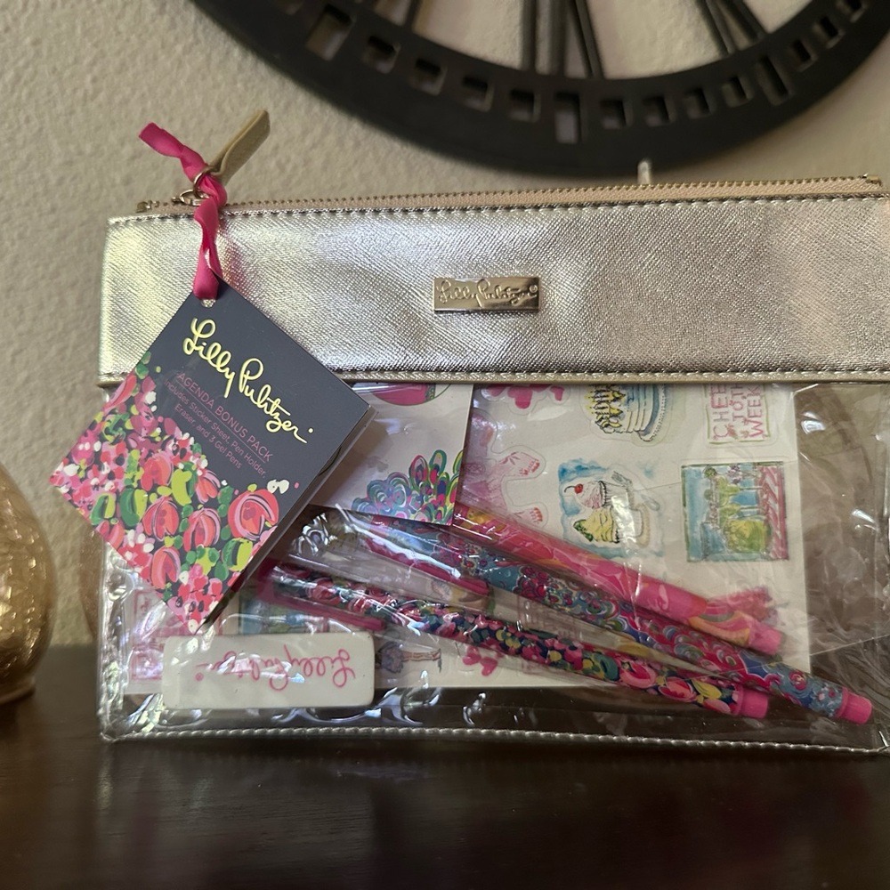 New! Lilly Pulitzer Silver and Pink Agenda Bonus Pack